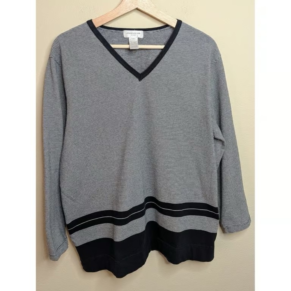 Tommy Bahama Gray V-Neck Stripe Trim Men's Sweater - Picture 1 of 1